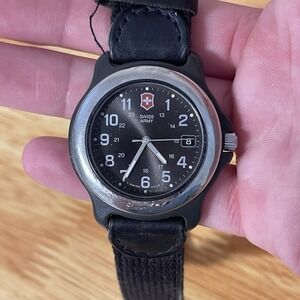 Vtg Victorinox Swiss Army Watch Men 40mm Black Silver Bezel